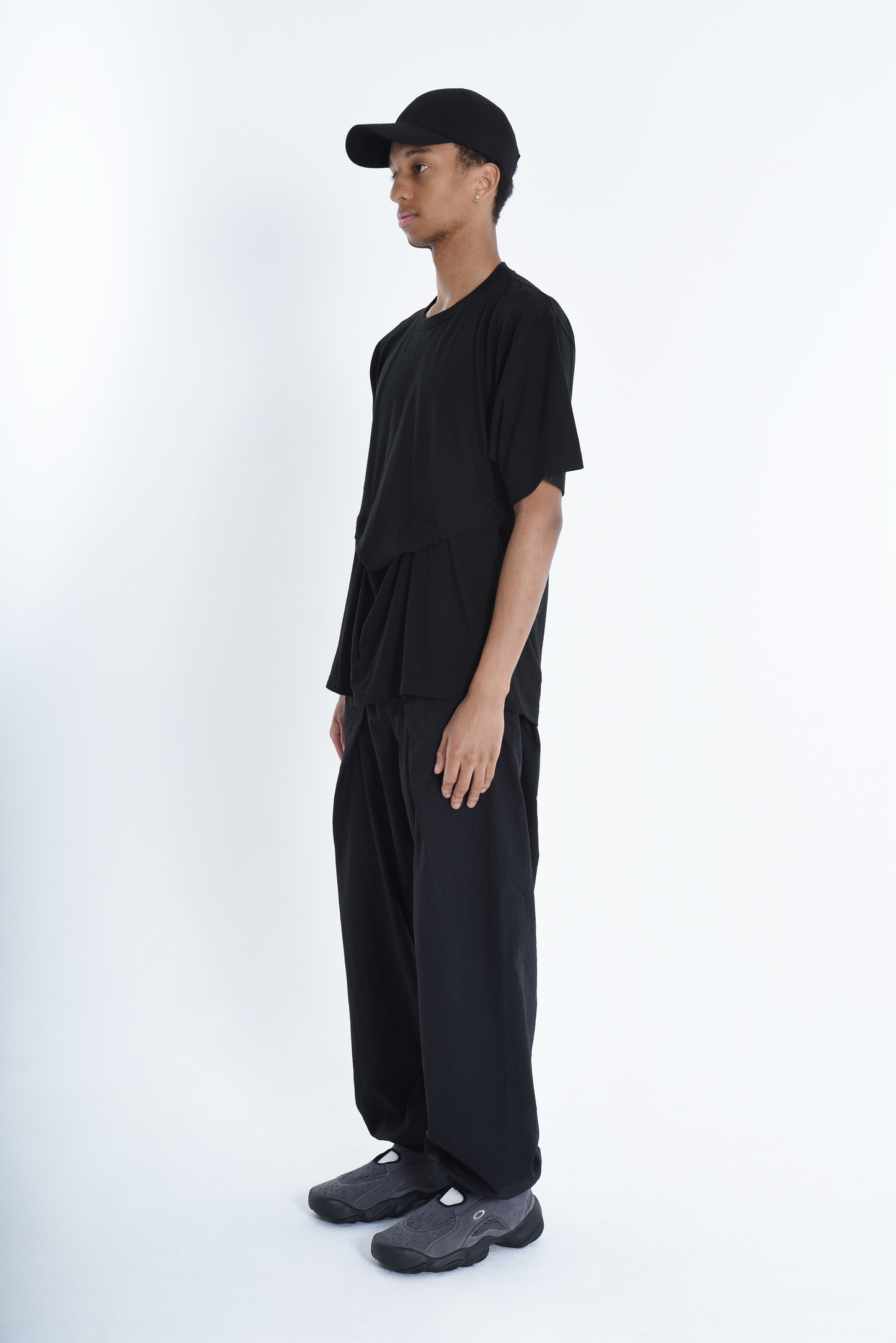 T SHIRT BLACK ( STUDY 9.02 kvr LOGO)
