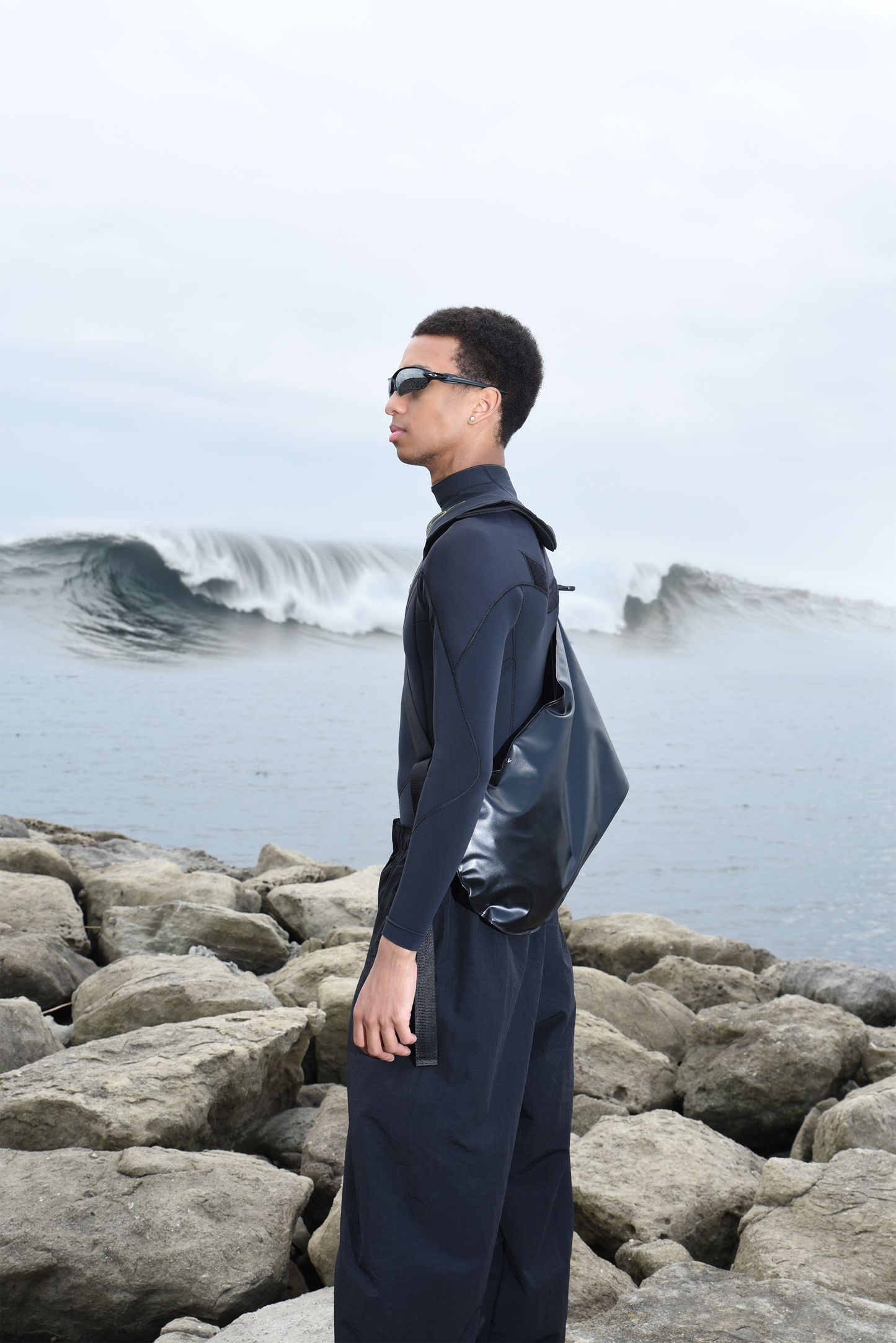 SLING BAG BLACK