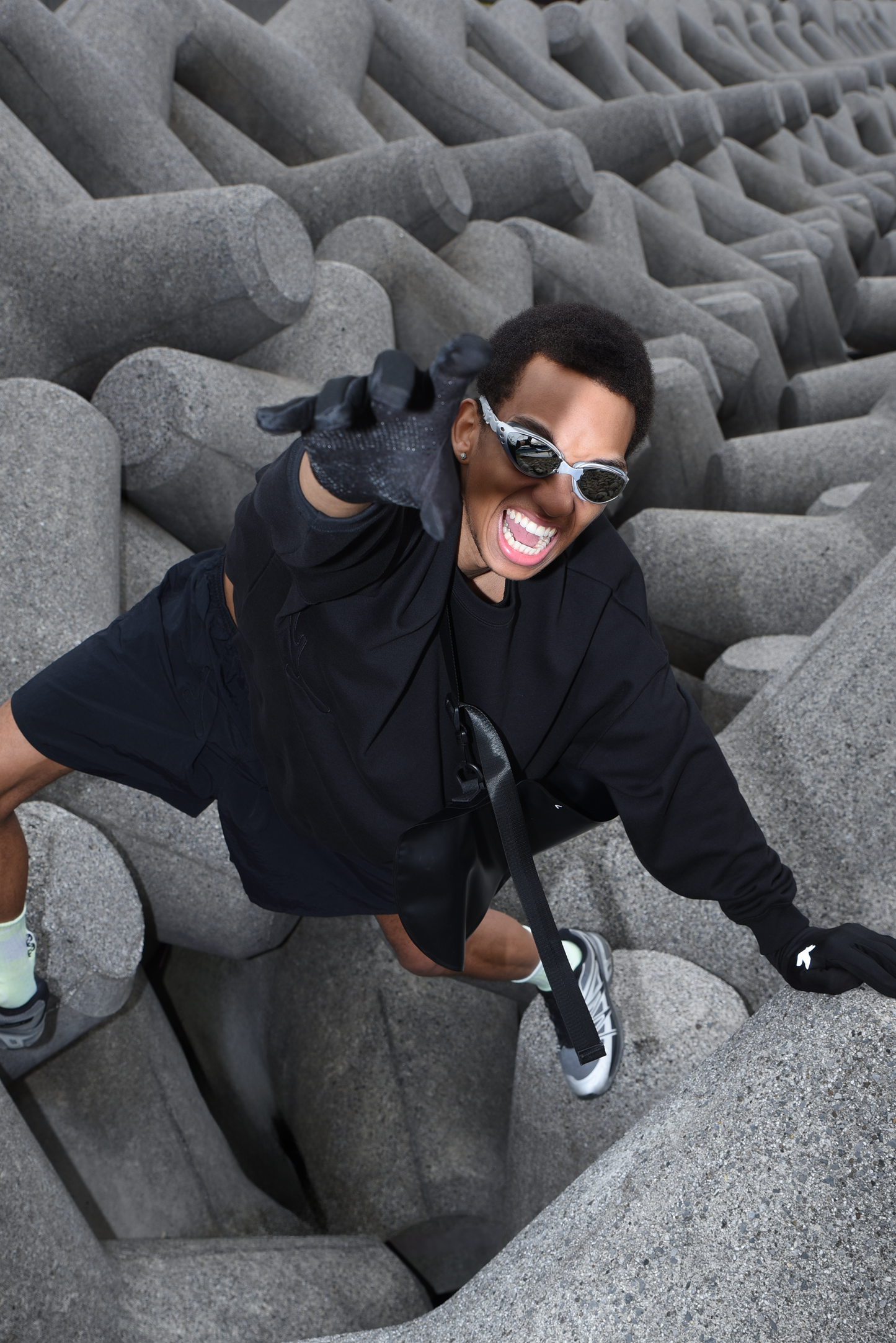 SHORTS BLACK ( STUDY 7.01 : kvr LOGO)